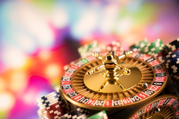 Detailed paytable view showing symbol payouts and bonus trigger conditions for a gol33 slot game